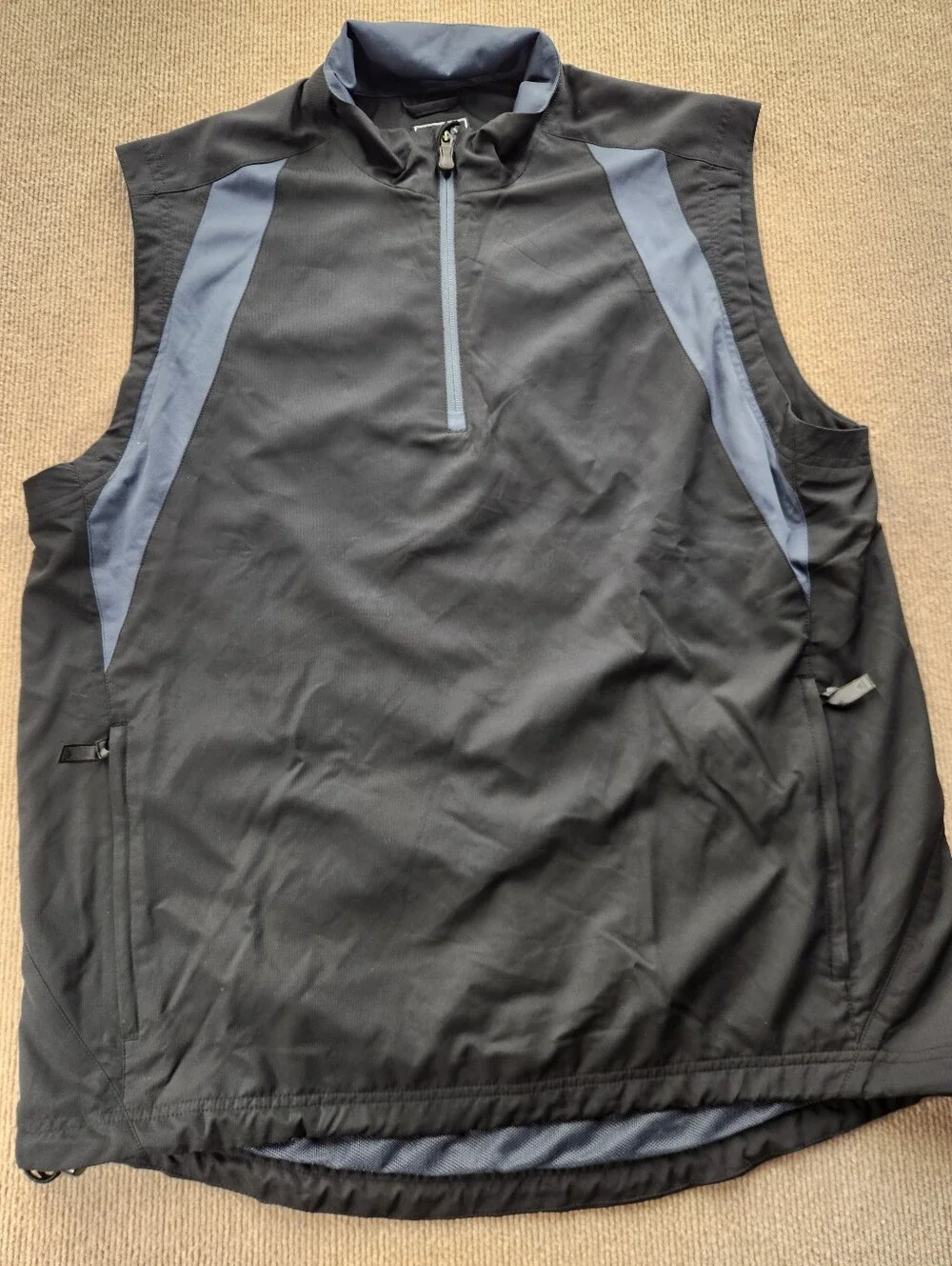 adidas ClimaProof Wind Breaker Men's L Sleeveless Quarter-Zip Vest Black Gray